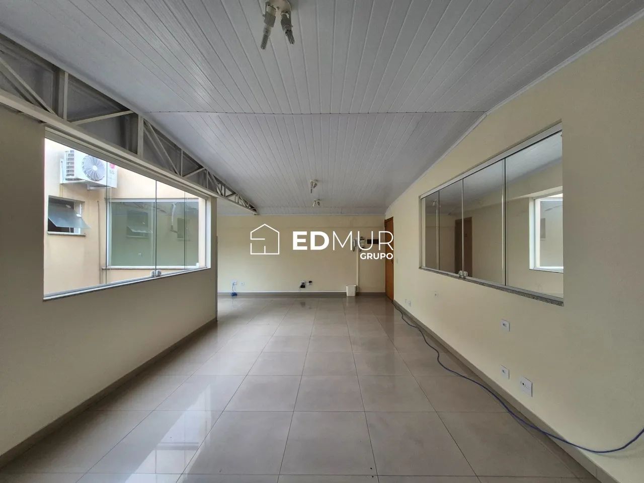SALA para ALUGUEL com 100m² no bairro Jardim Stella com 0 quartos e 3 vagas. Santo André,  - Foto 3
