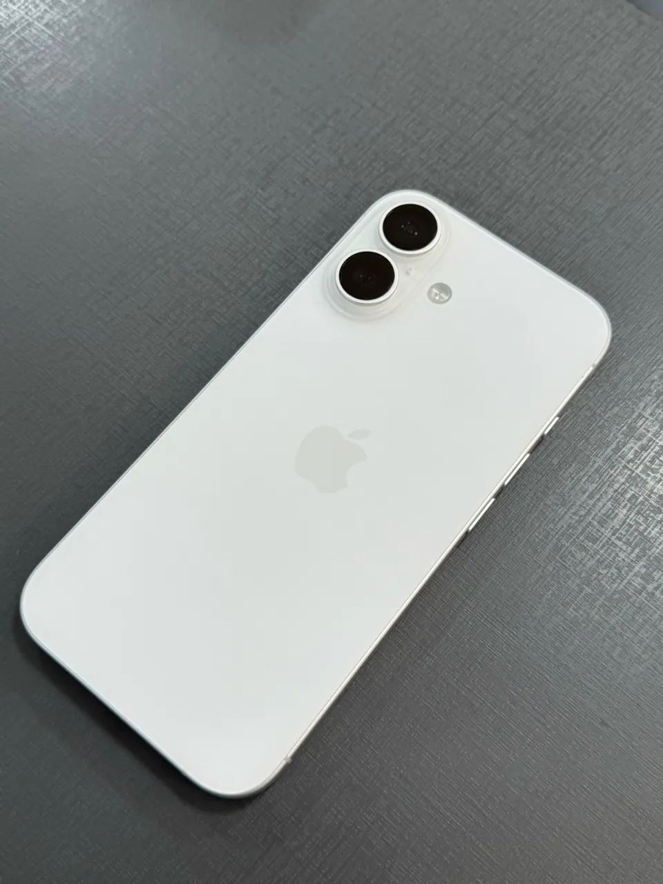IPHONE 16 128GB em excelente estado.