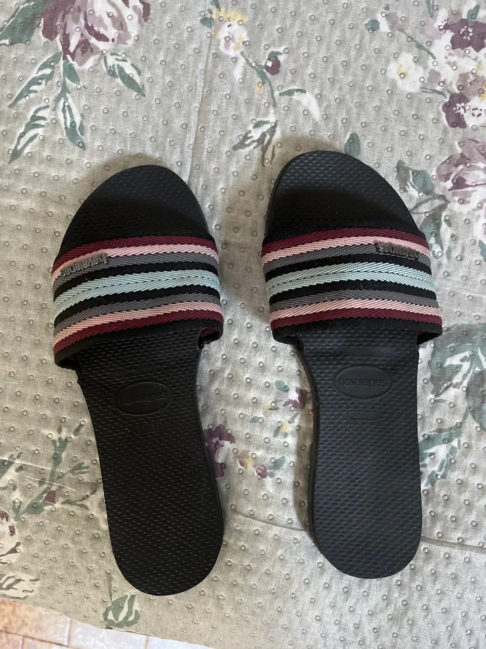 Sandália colorida Havaianas