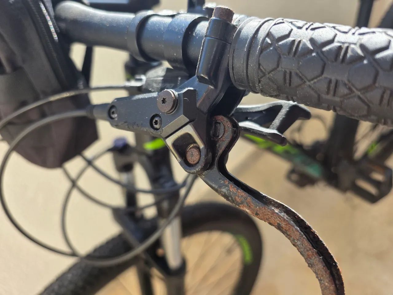 Bicicleta Oggi aro 29. 1 ano de uso. Conservada. Revisada. - Foto 2