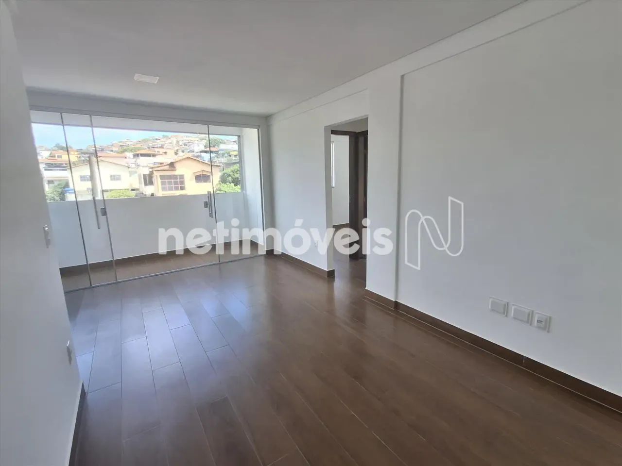 Excelente apartamento de 2 quartos com varanda no bairro Lindéia! - Foto 4