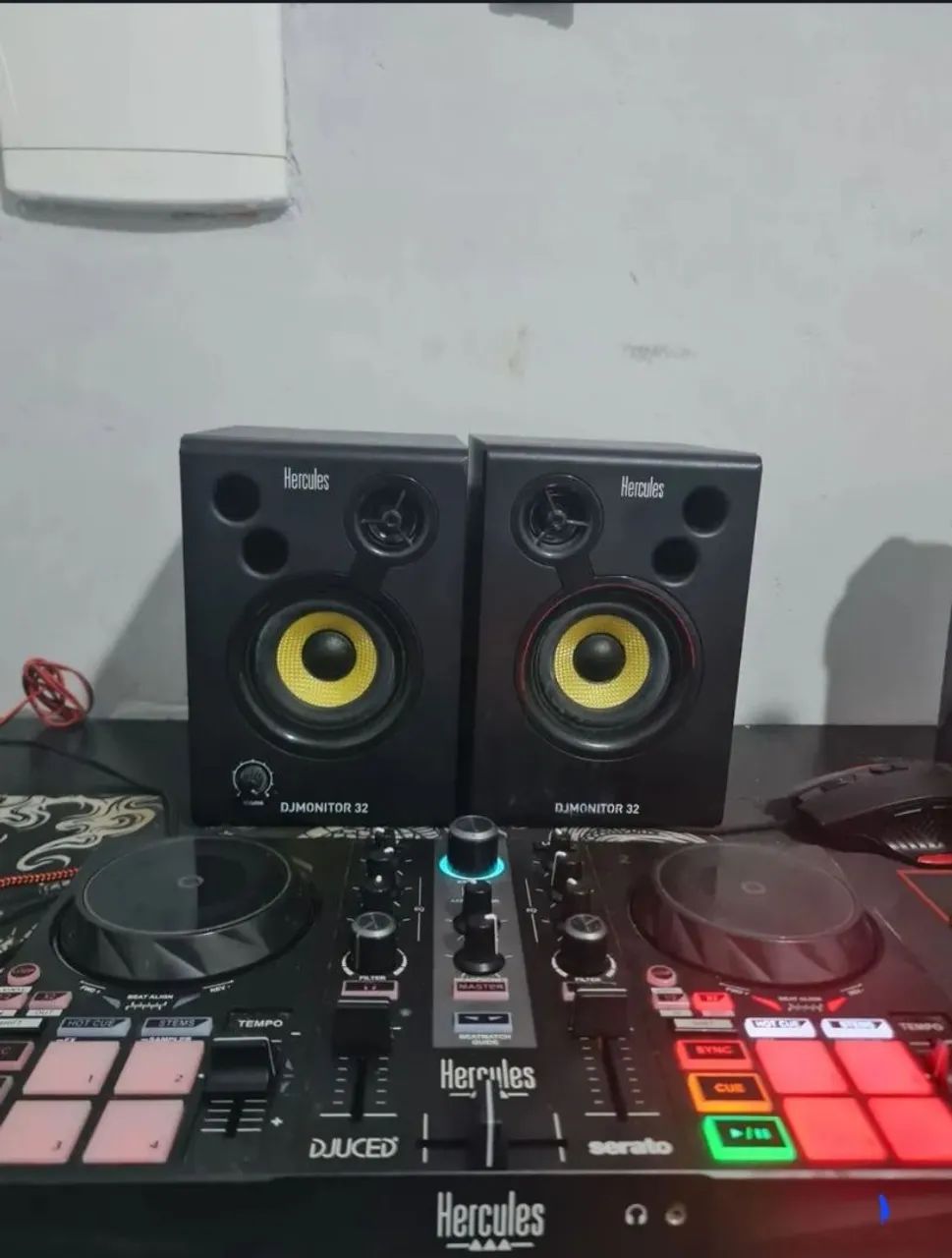 Kit Controladora Hercules Impulse 200 e Hercules DJMonitor 32
