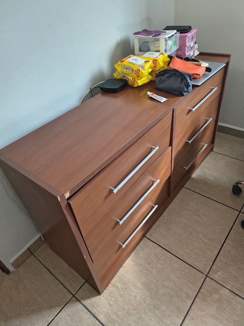 Quarto completo guarda roupa, cama de casal box e cômoda  - Foto 4