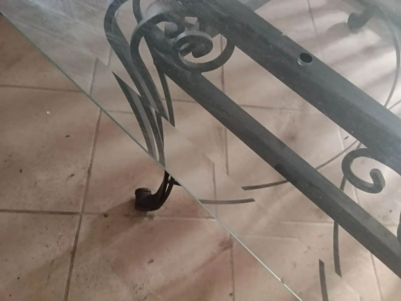 Conjunto de mesa e 6 cadeiras - Foto 4