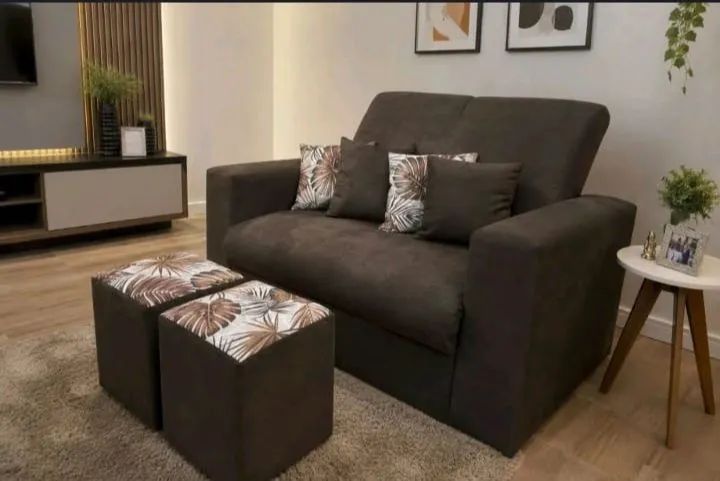 LINDO SOFA 2 LUGARES + 2 PUFFS + 4 ALMOFADAS + ENTREGA 