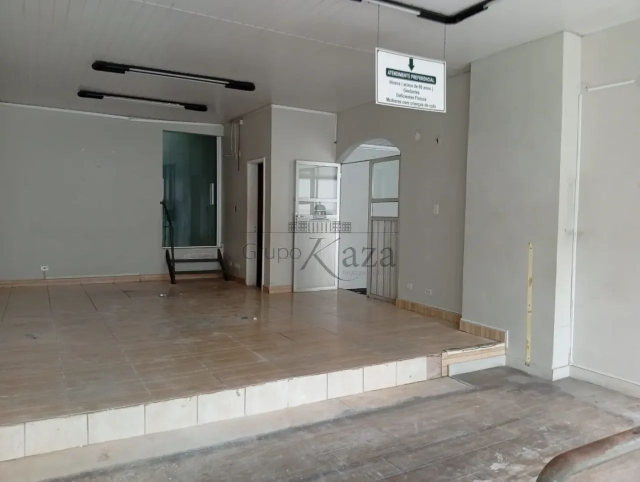 Loja Comercial - Edifício Market Center - Jardim São Dimas - 52,78m². - Foto 2