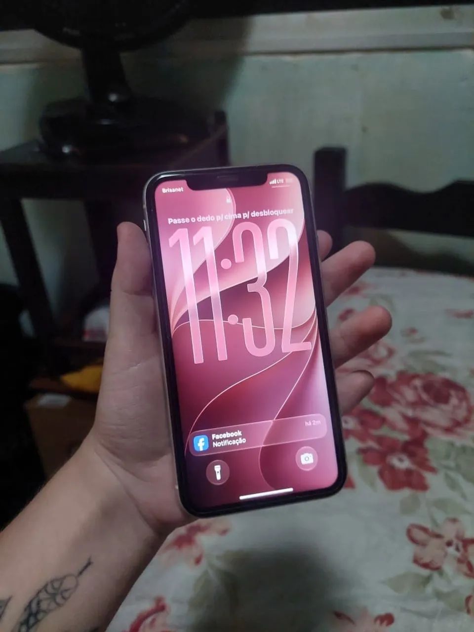 iPhone 11 branco 64 gigas  - Foto 2
