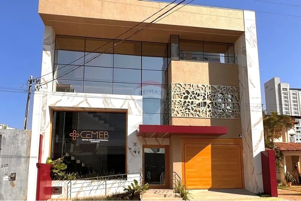 ALUGA-SE SALA COMERCIAL