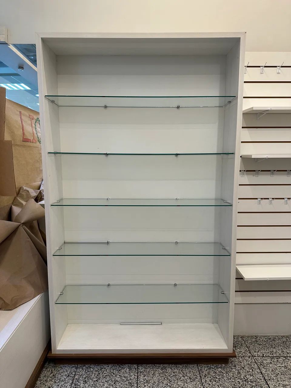 Móveis para Loja: Estantes, Painéis, Expositor, Caixa, Vitrine com Iluminação, Prateleiras - Foto 5