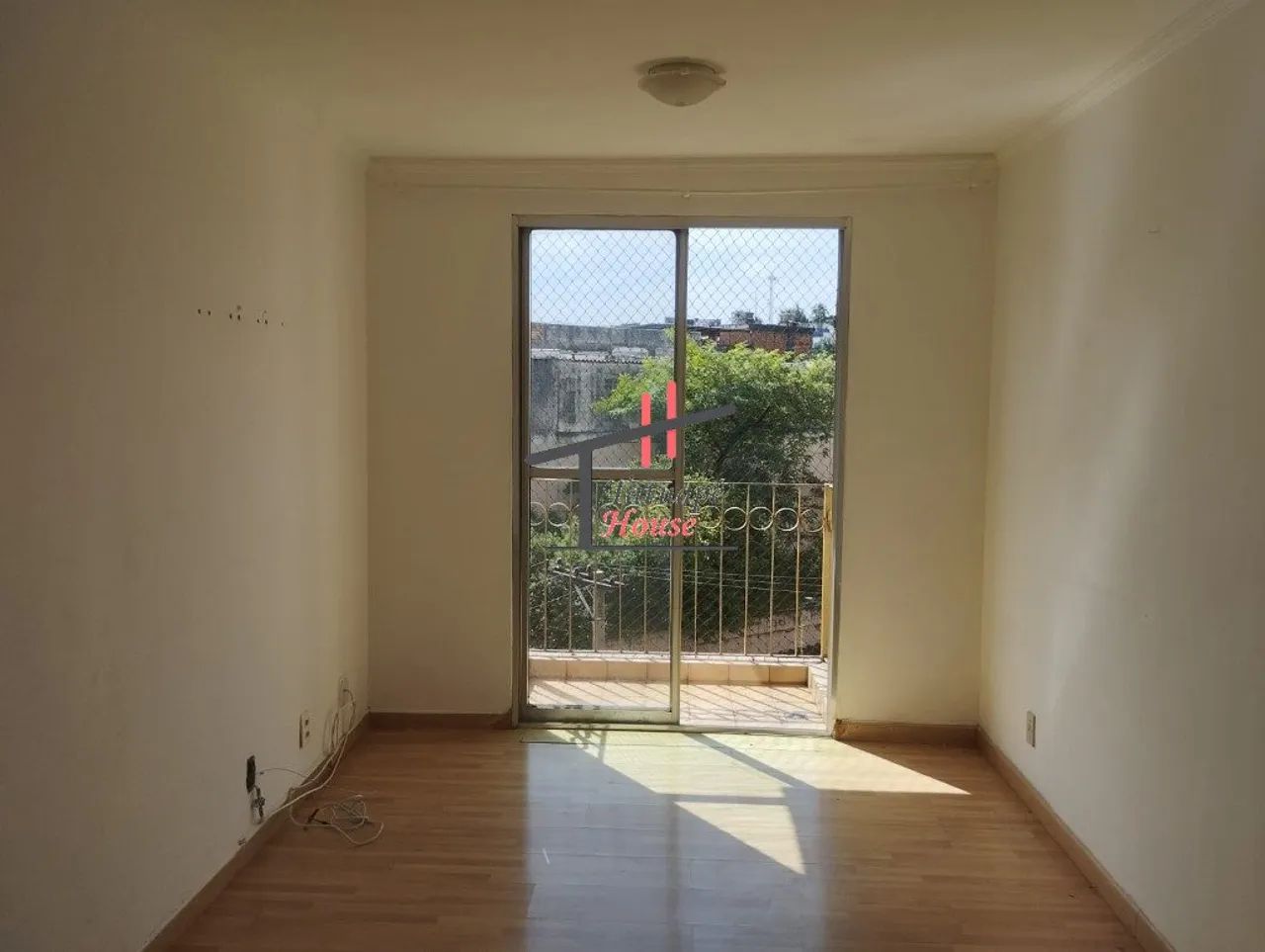 Apartamento com 2 dormitórios e vaga - 67 mts²
