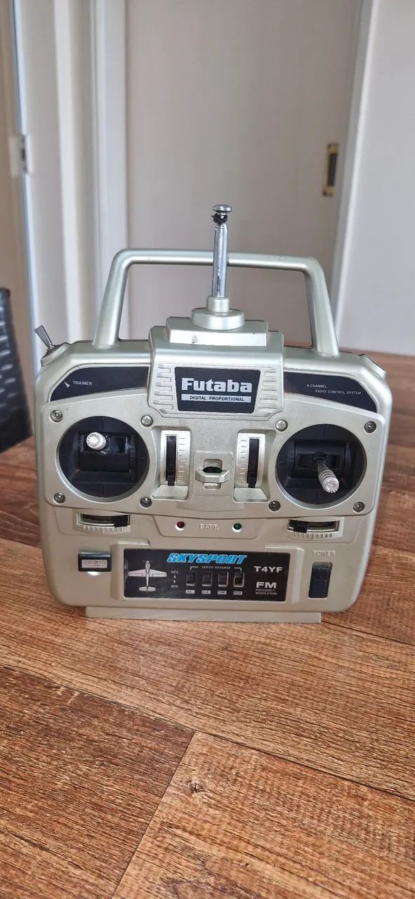 Rádio Para Aeromodelo Furaba AZPT4YBF72B - Foto 2