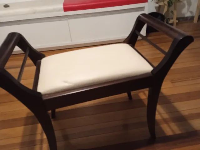 Banqueta de madeira 