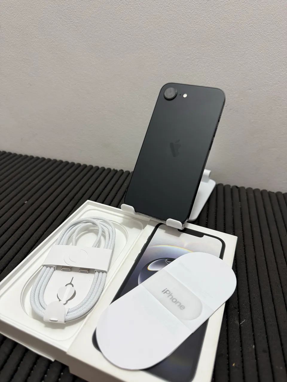 IPHONE 16E IMPECÁVEL  - Foto 4