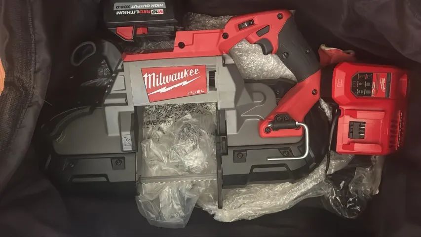 SERRA FITA A BATERIA M18 FUEL MILWAUKEE (KIT COMPLETO)