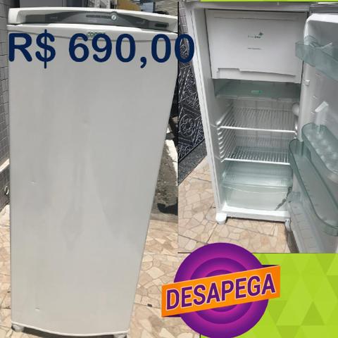 Geladeira cônsul pequena Upp Desapega
