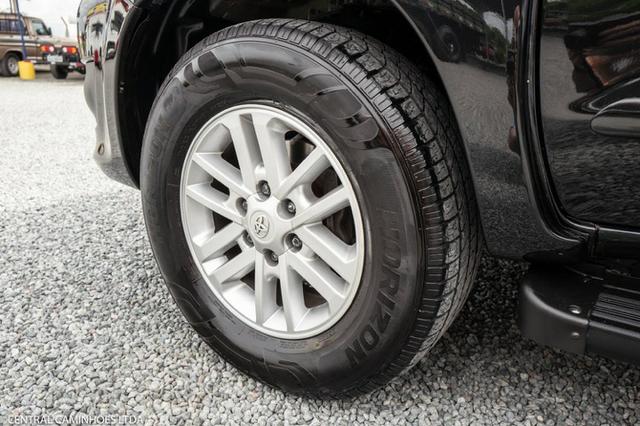 Toyota Hilux Sw4 7 Lugares - Foto 18