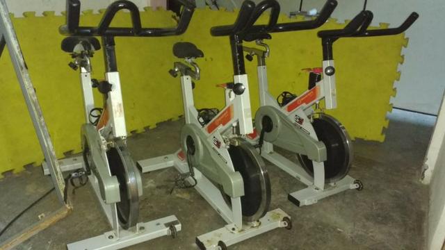 Três unidades de Bike de spinning
