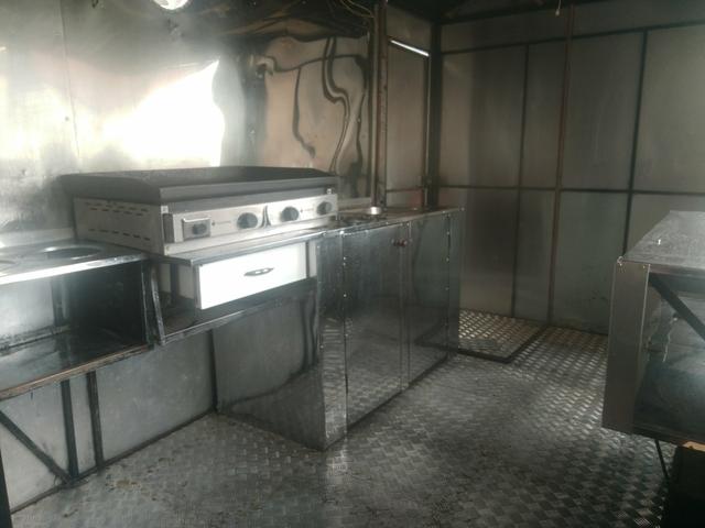 Vendo ou Troco em Veículo, Food Truck Trailer - Foto 3