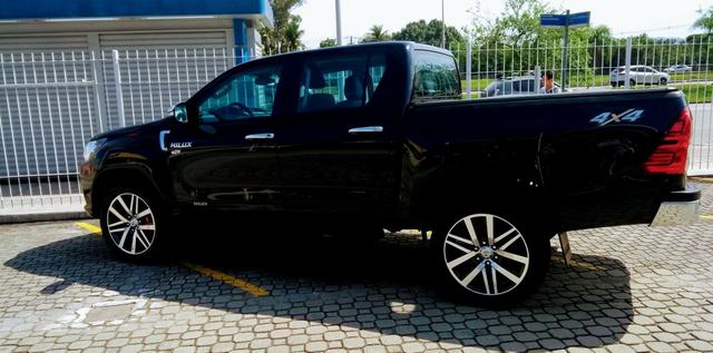 Hilux Preta Automática 2017/2017 Rodas Aro 20 Top