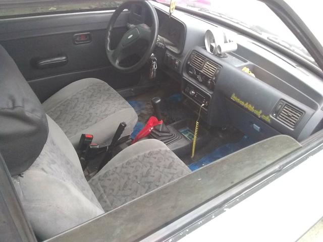 Vendo ou troco num carro mais novo gol,uno,palio.etc