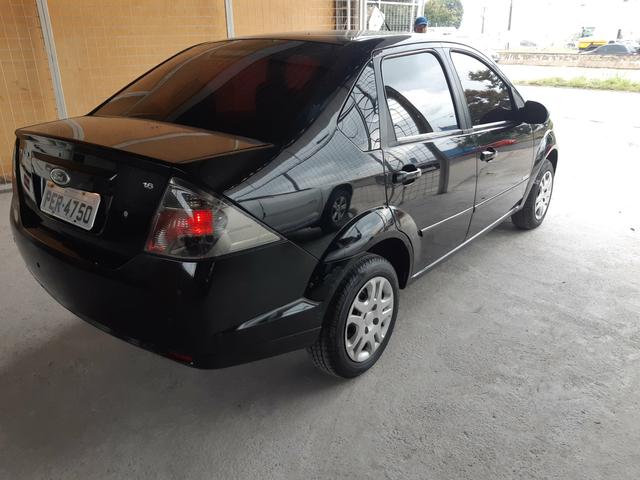 Fiesta Class 1.6 Sedan 2012 - Foto 2