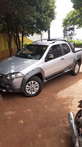 FIAT STRADA ADVENTURE 1.8 16V DUALOGIC FLEX CABINE DUPLA