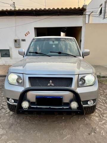 VENDE-SE PAJERO TR4 AUTOMÁTICO 4X4