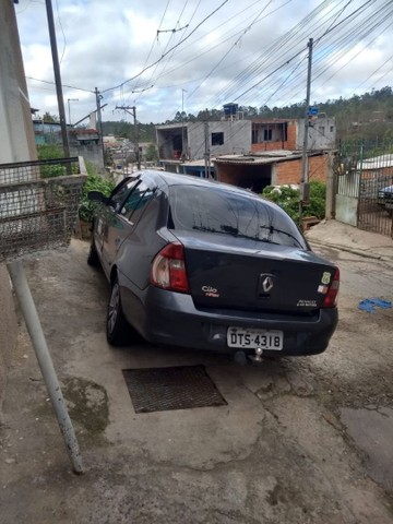 CLIO SEDAN VALOR 11 MIL ,ACEITO TROCA