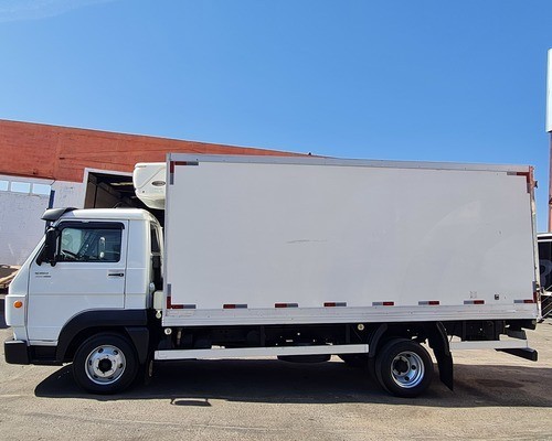 CAMINHÃO VOLKSWAGEN MODELO 9 120 ANO 2012