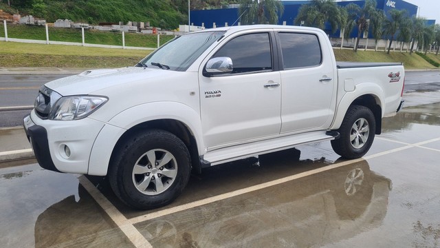 TOYOTA HILUX SRV 3.0 DIESEL 4X4