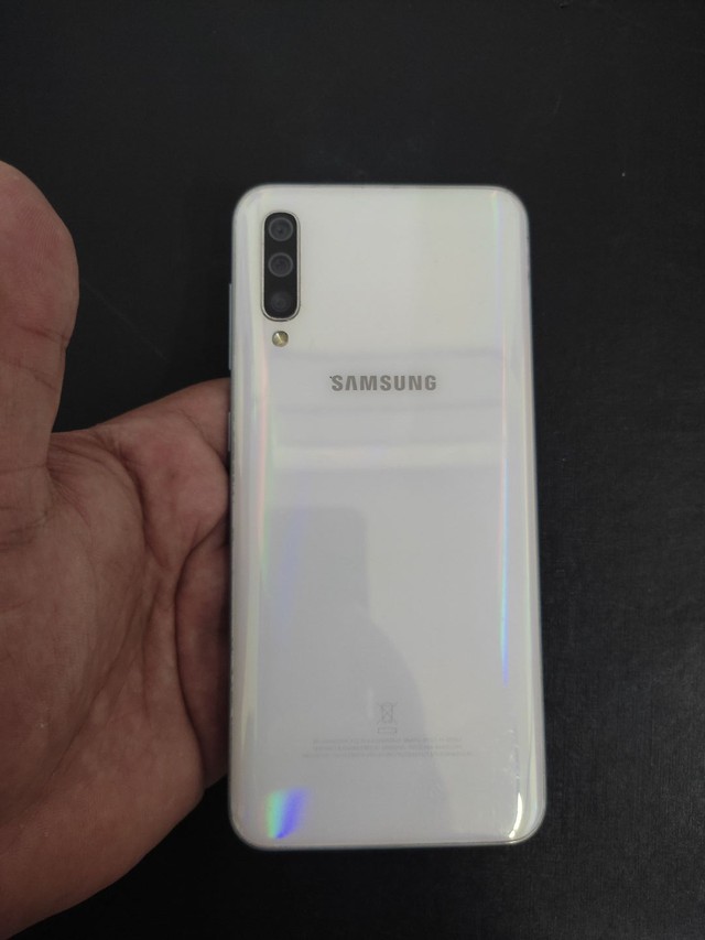 Samsung A50 "novooooo" vendo ou troco por dinheiro  - Foto 4