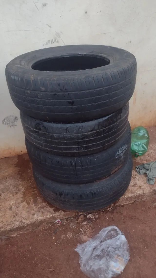 Atenção 4 pneus por 50$$$$ - Foto 3