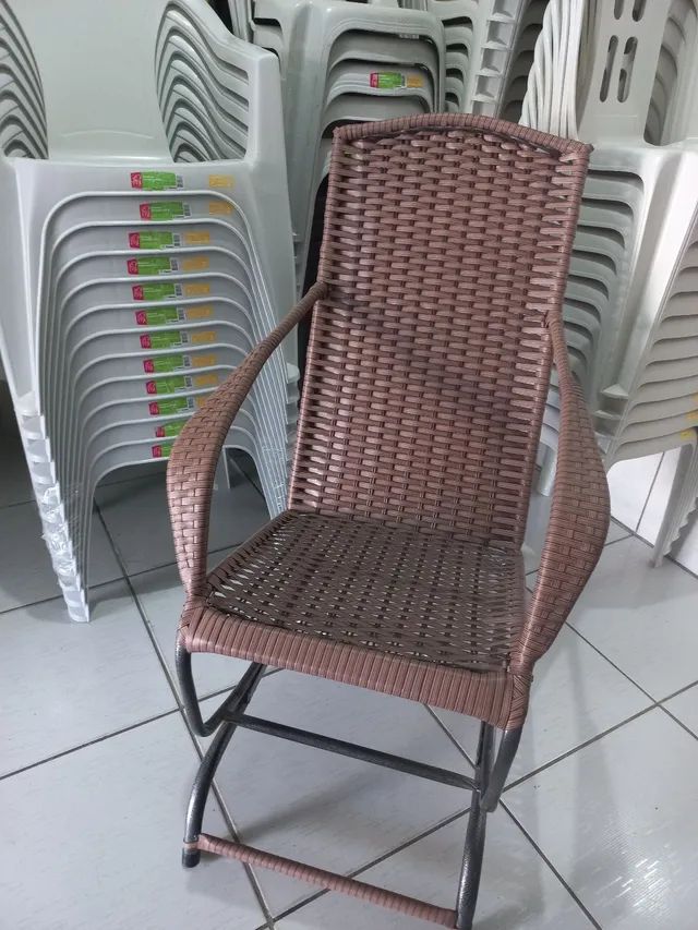 Cadeira De Balanço em Fibra Sintética 
