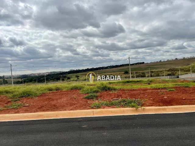 Terreno a venda no Residencial Villagio Paulinia no Bairro São Bento