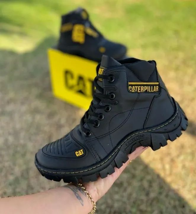 Bota Cater coturno 