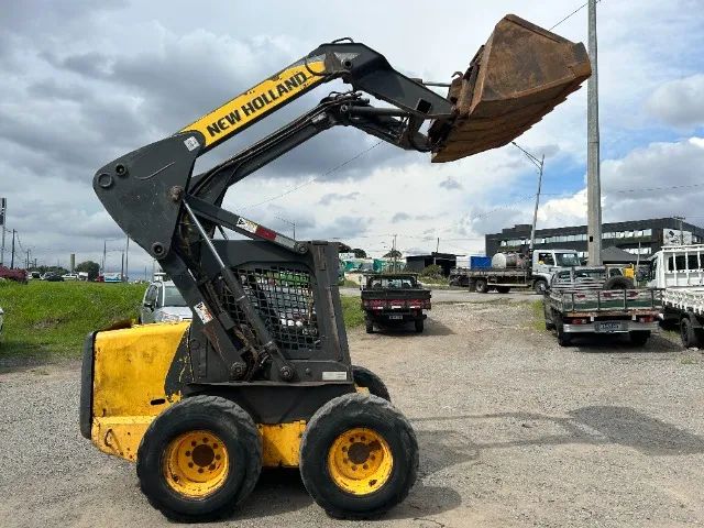 Mini escavadeira new holland - Foto 3