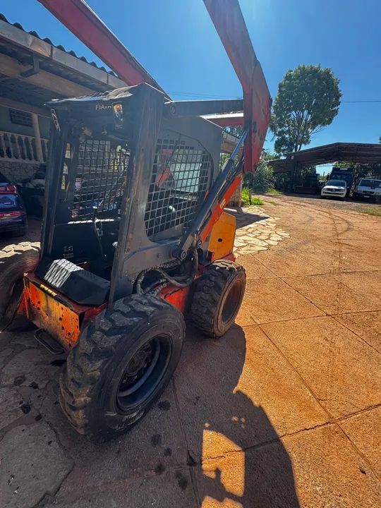 Bob cat minicarregadeira  - Foto 5