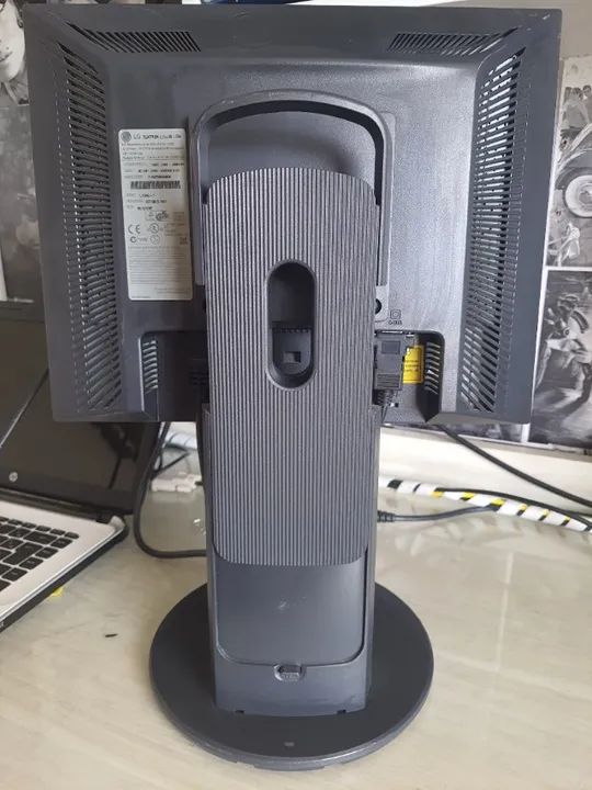 Monitor lg 15" Flatron L1550s base com ajuste de altura - Foto 2