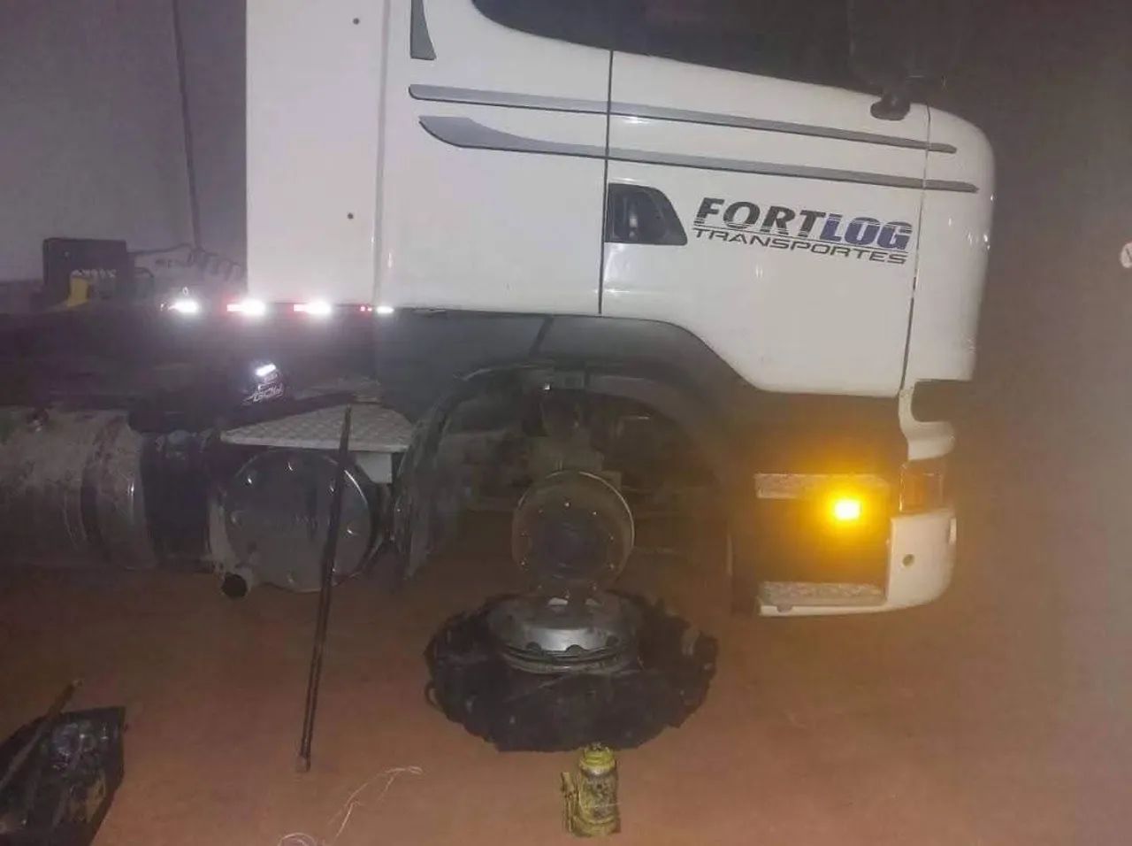 Borracharia e mecânica 24h para Caminhões  - Foto 4
