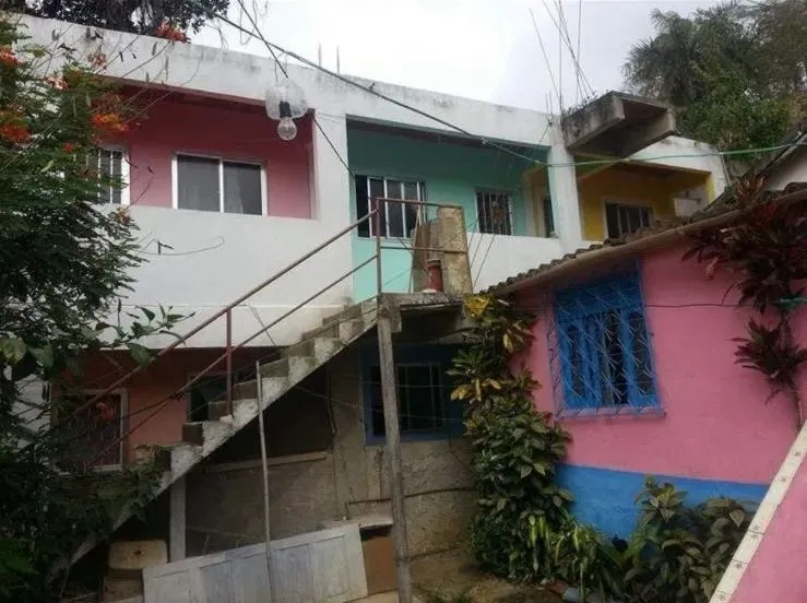 Prédio à Venda - 9 Kitnets- 200 m² - Tanque- R$ 200.000,00
