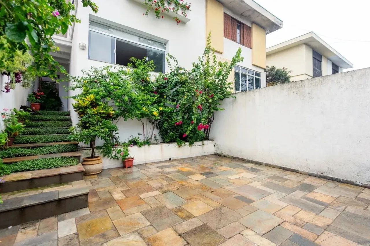 Casa tipo para venda com 3 quartos, sendo 3 suítes, 153m²