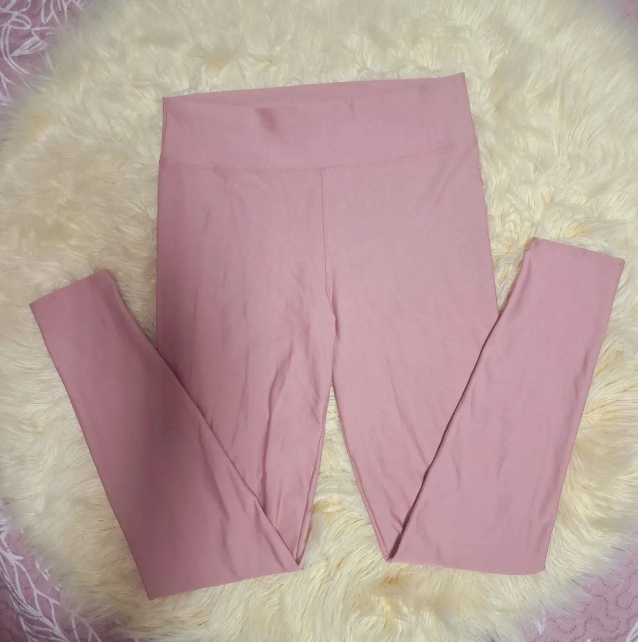Calça de ginástica, zero transparência. Serve 42