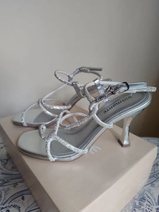 Sandália Viamarte com Strass - Foto 2