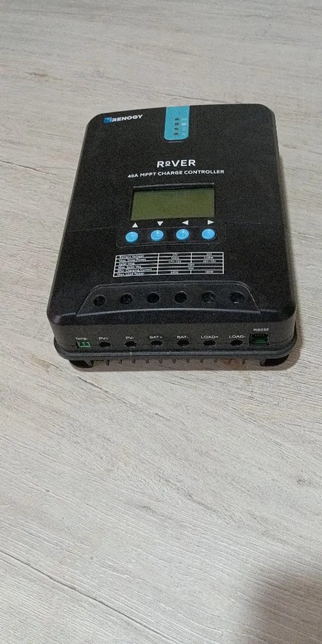 Controlador de Carga Solar MPPT Renogy Rover 40A