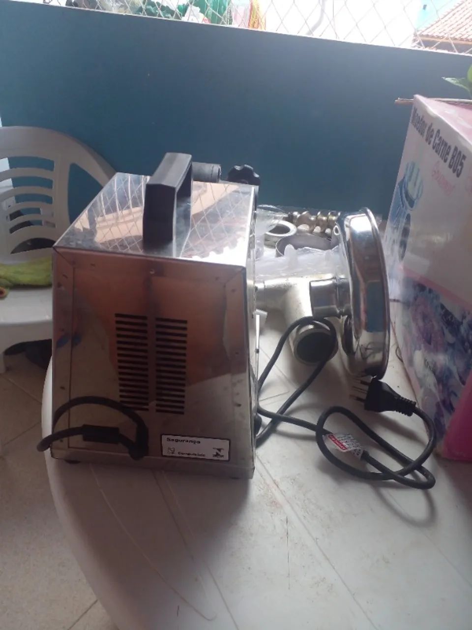 Moedor de carne e fabricante de massas.  - Foto 2