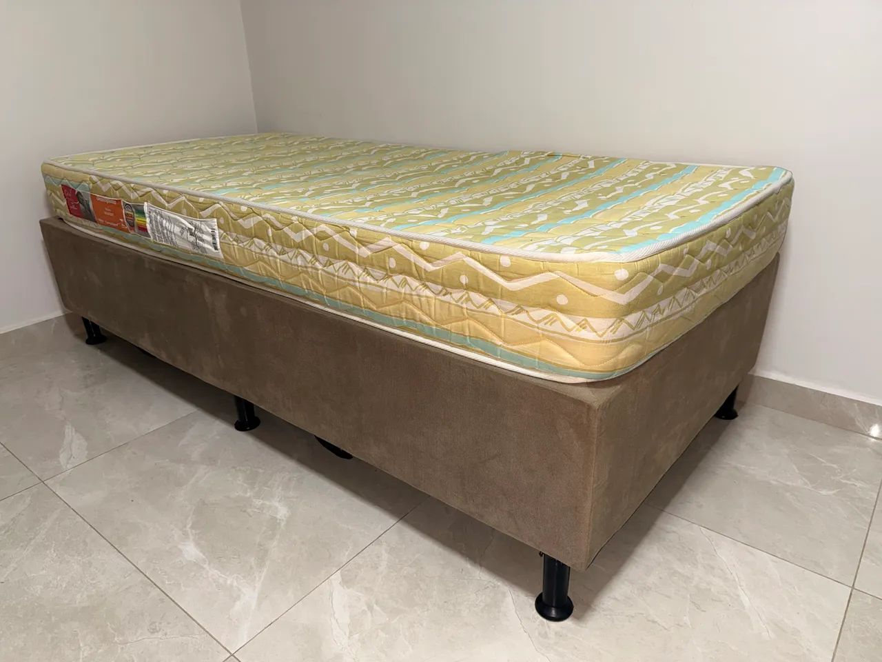 Box + cama de solteiro 64352819237249120