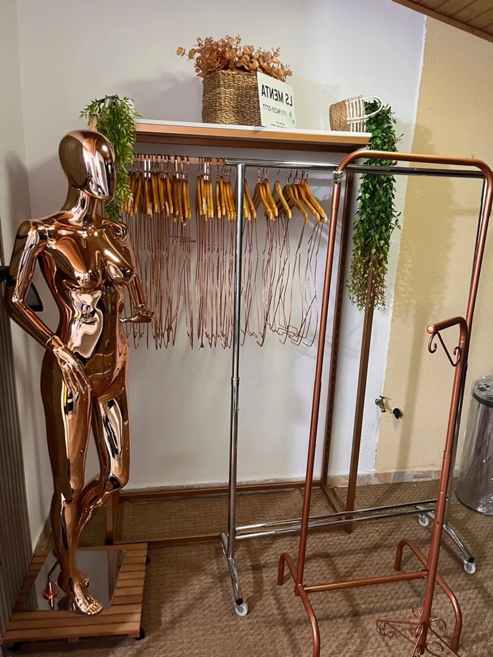 Kit arara e modelo para loja 