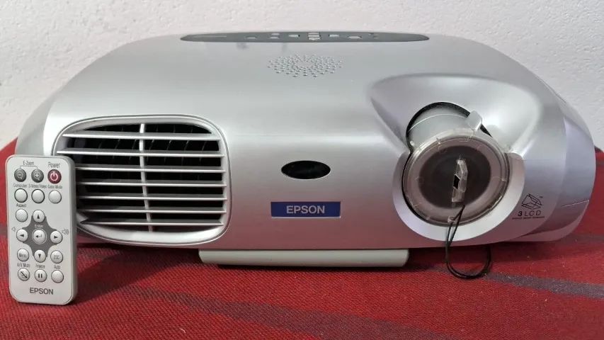 Projetor Epson S1 muito conservado