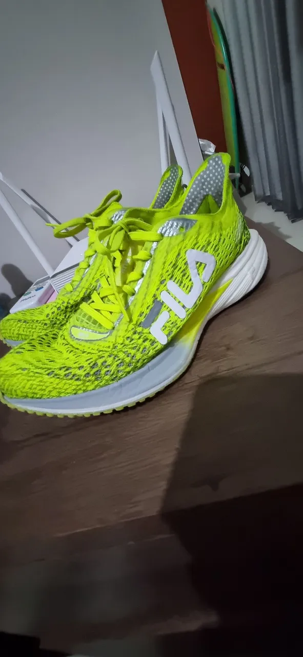 Tênis Fila Neon - Conforto e Estilo!