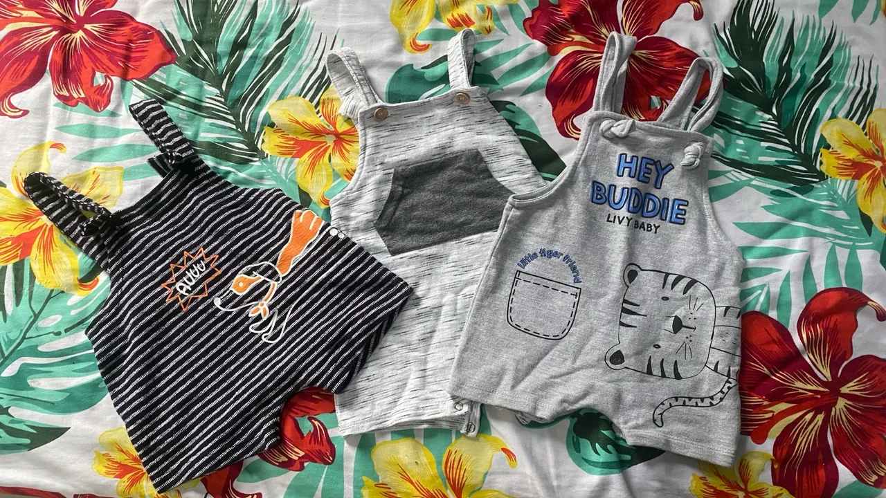 Kit 3 Macacões para Bebê - 2 M e 1 P (vendo separados também)